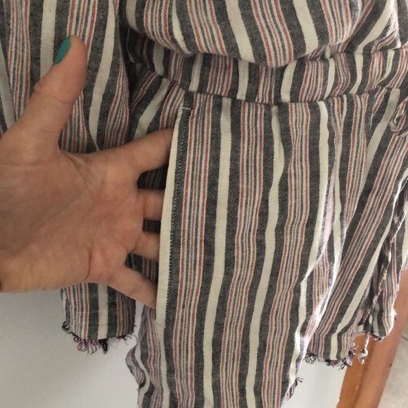 Cloth & Stone “Bella Dahl” Romper With Pockets - Picture 9 of 14